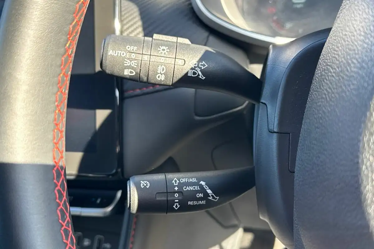 2023-mg-zs-suv-15-vti-tech-exclusive-big-28