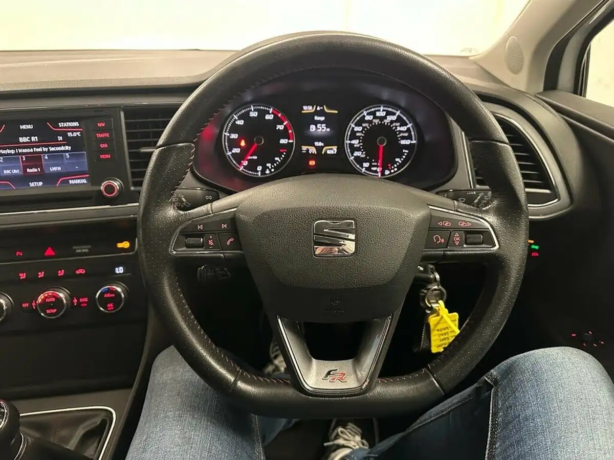 2013-seat-leon-18-fr-tech-pack-ss-sportcoupe-3d-big-14