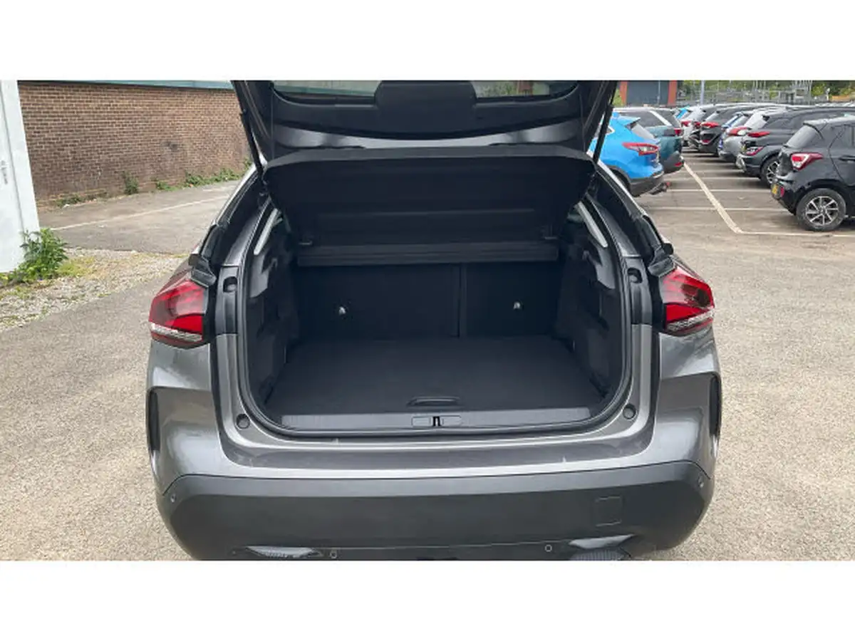 2022-citroen-c4-e-shine-big-3