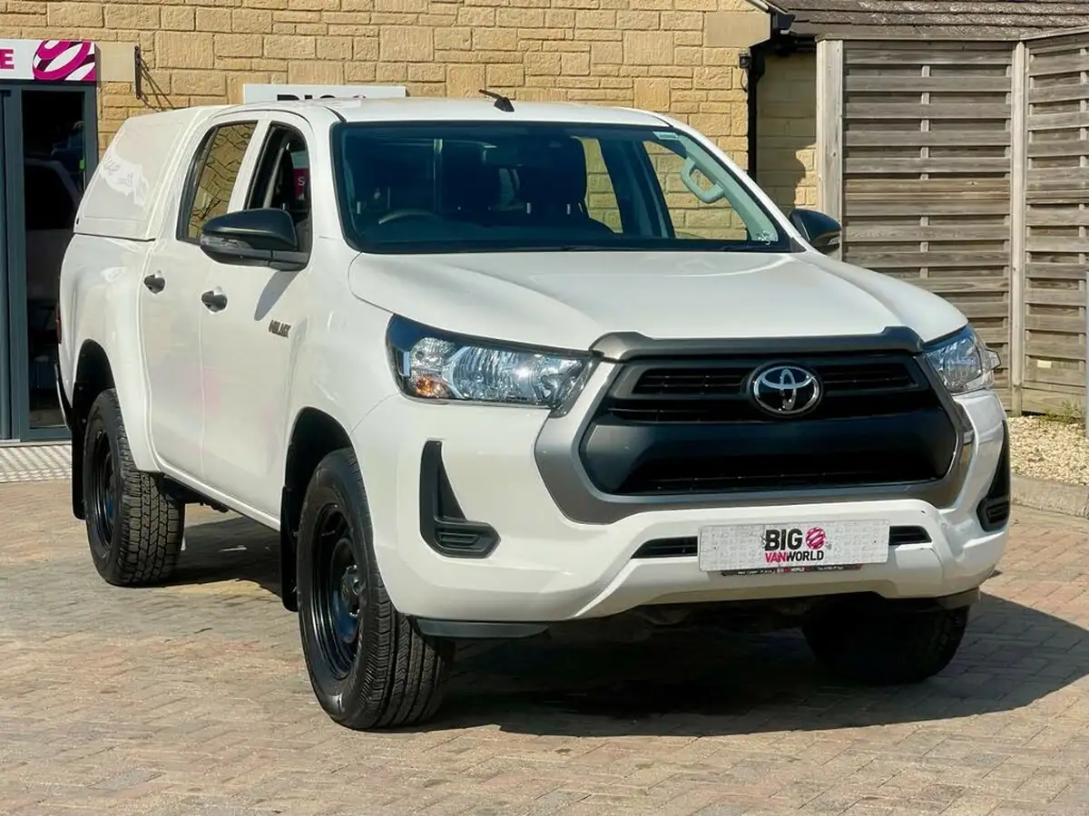 2021-toyota-hi-lux-24d-4d-active-150hpeu6dt-e-double-pick-up-big-3