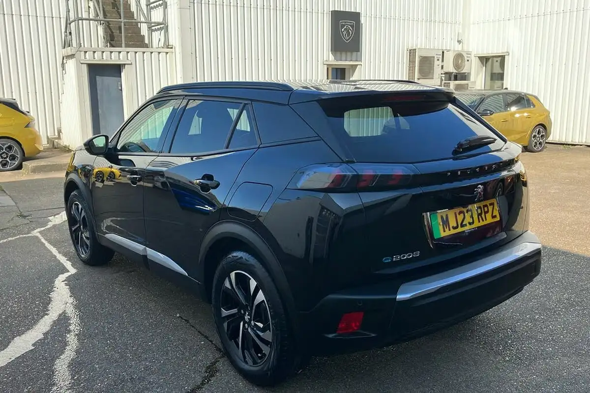 2023-peugeot-2008-suv-e-allure-premium-big-1