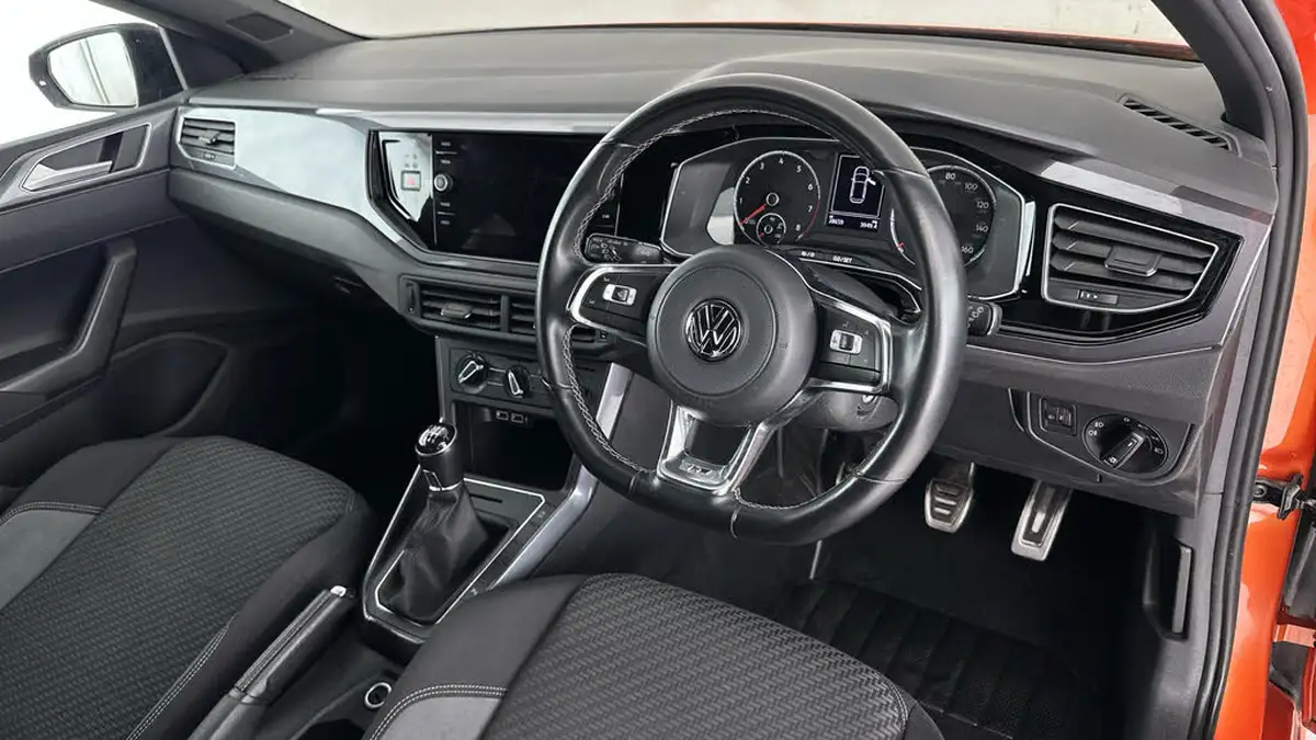 2019-volkswagen-polo-10-tsi-r-line-115ps-big-11