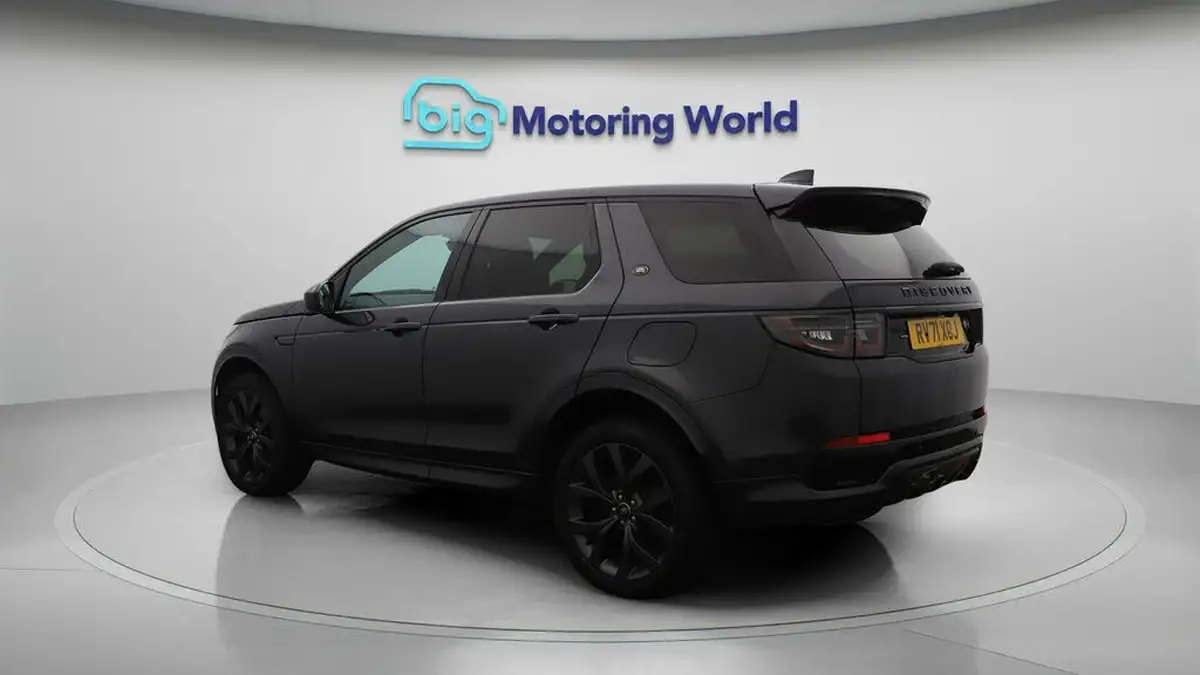 2022-land-rover-discovery-sport-15-p300e-r-dynamic-hse-big-5