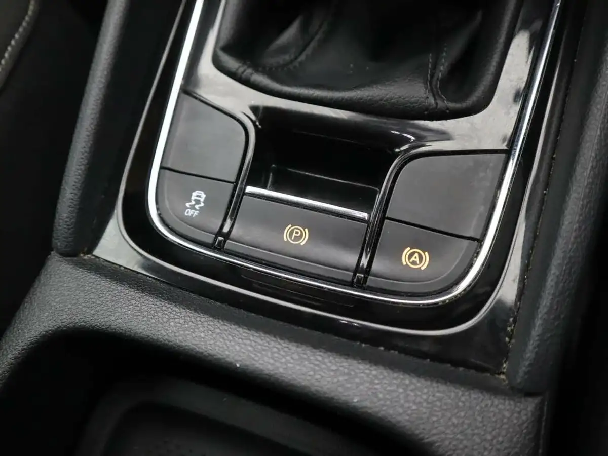 2019-skoda-karoq-10-tsi-se-technology-big-30
