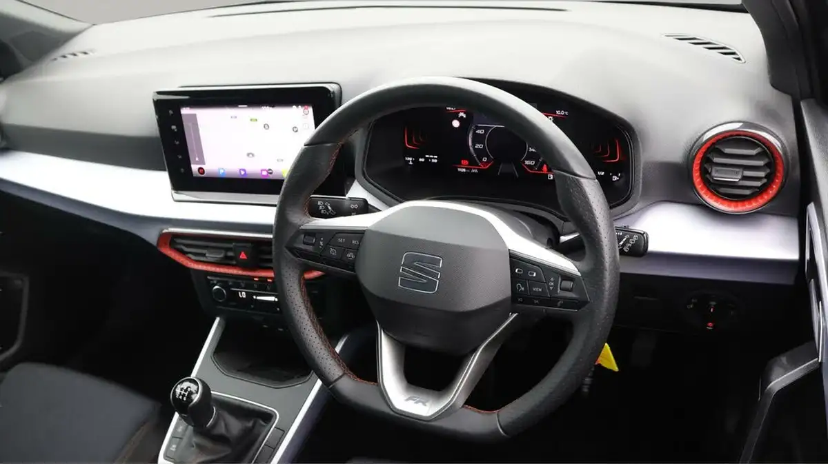 2024-seat-arona-10-tsi-fr-115ps-big-8