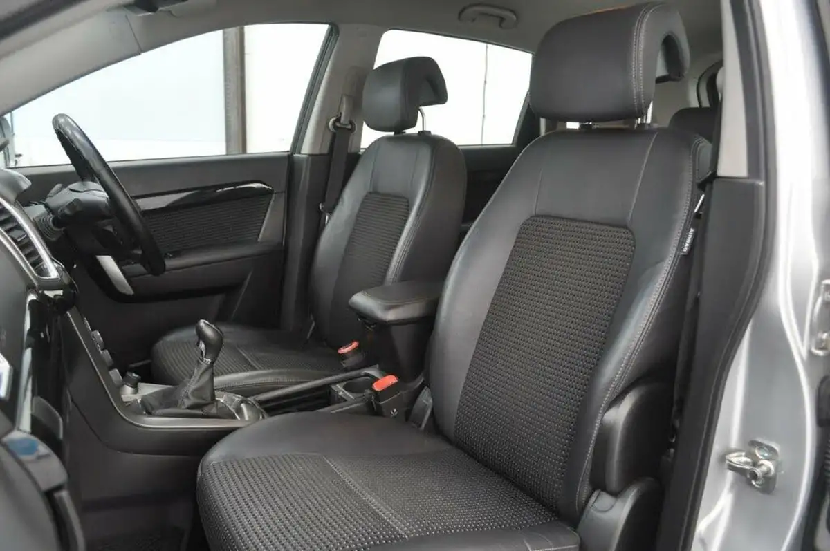 2012-chevrolet-captiva-22td-lt-22vcdi-7st-big-19