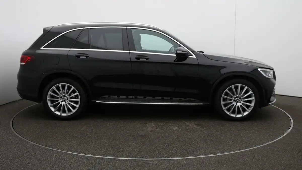 2020-mercedes-benz-glc-class-20d-glc300d-amg-line-premium-station-wagon-5d-big-49