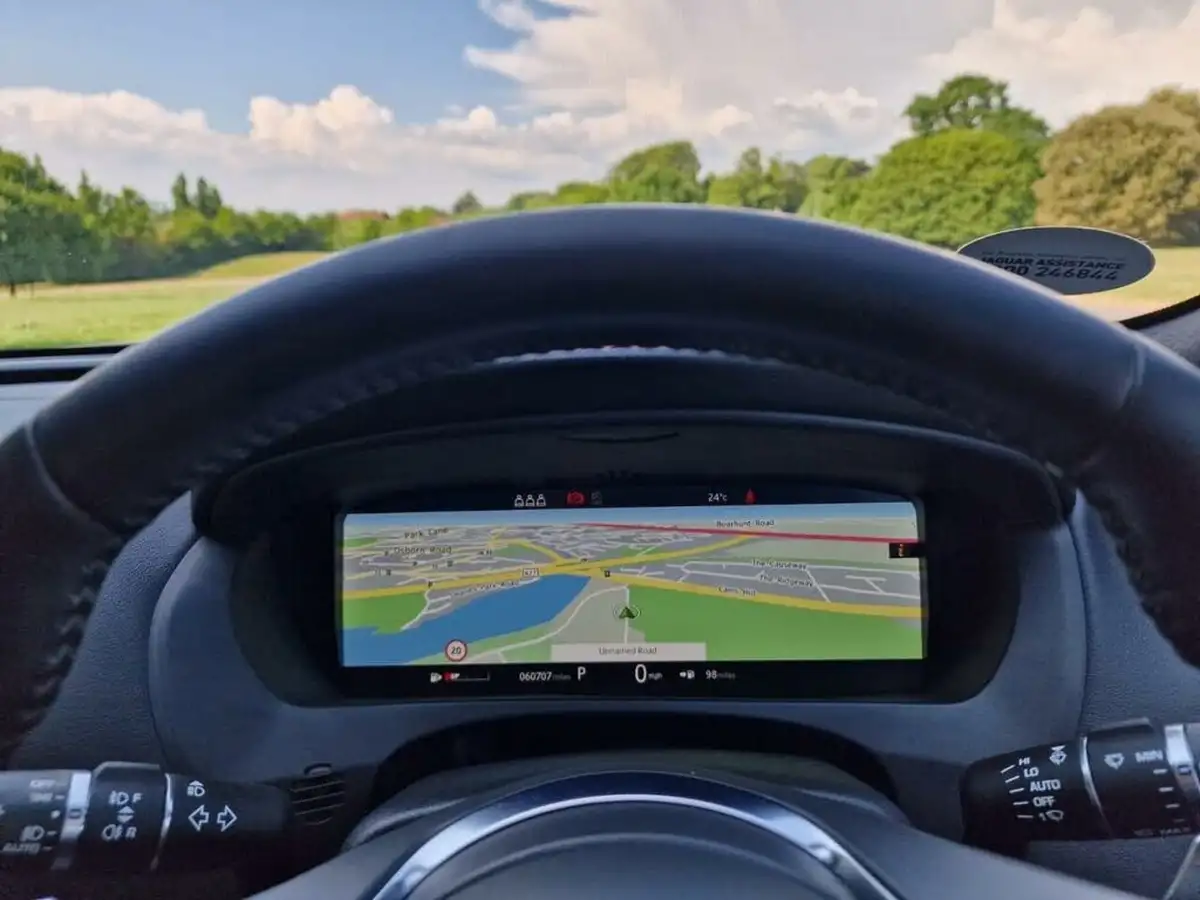 2019-jaguar-f-pace-20-i4d-chequered-flag-180ps-big-10