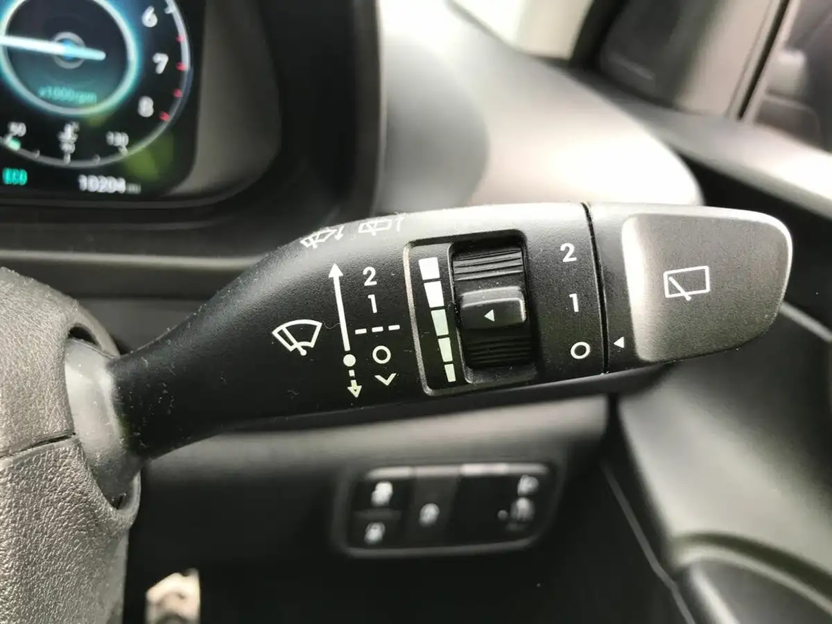 2023-hyundai-bayon-10-t-gdi-se-connect-dct-big-29