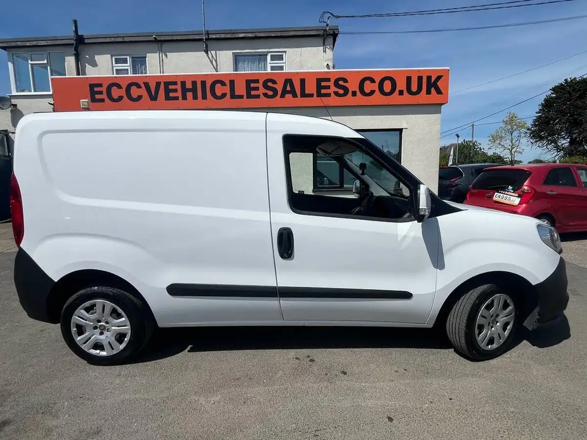 2017-fiat-doblo-cargo-13td-l1h1-sx-big-14