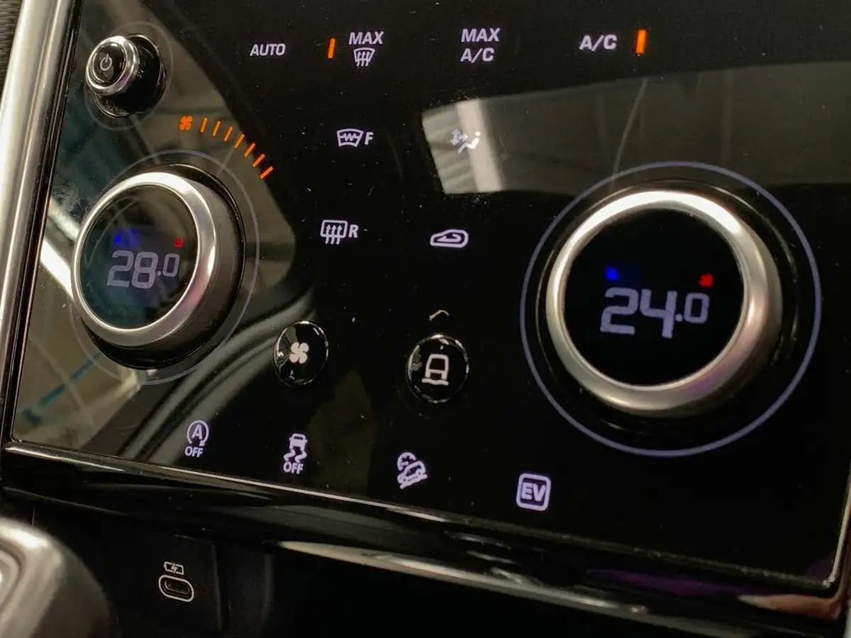 2022-land-rover-discovery-sport-15-p300e-r-dynamic-se-big-20