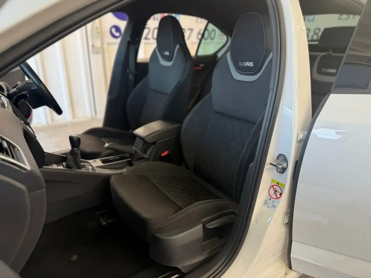 2019-skoda-octavia-20-tsi-vrs-hatchback-big-10