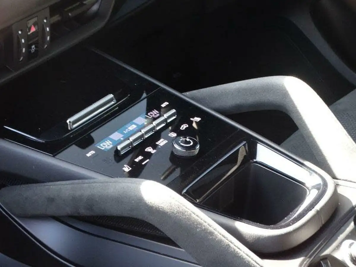 2024-porsche-cayenne-40-v8-turbo-e-hybrid-gt-package-coupe-big-14