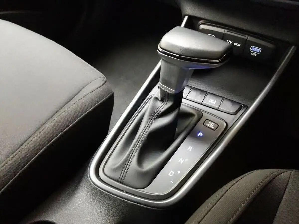 2024-hyundai-i20-10-t-gdi-advance-dct-big-12