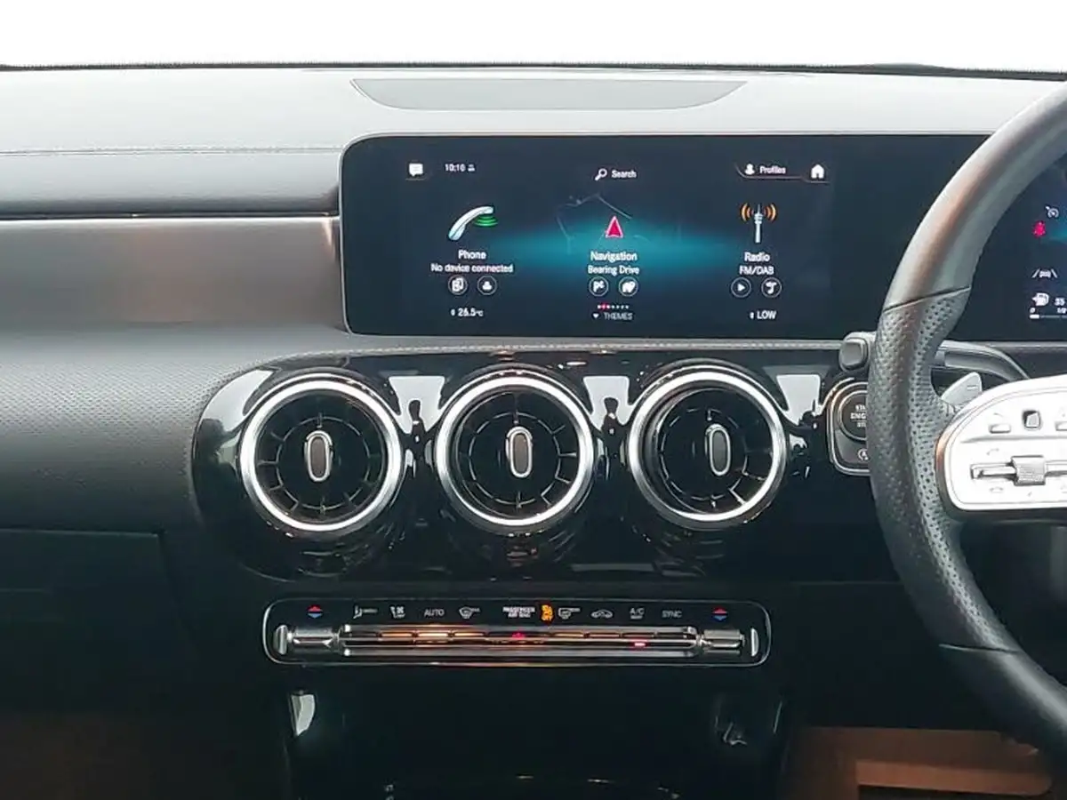 2020-mercedes-benz-cla-13-cla-200-amg-line-coupe-4d-7g-dct-big-9