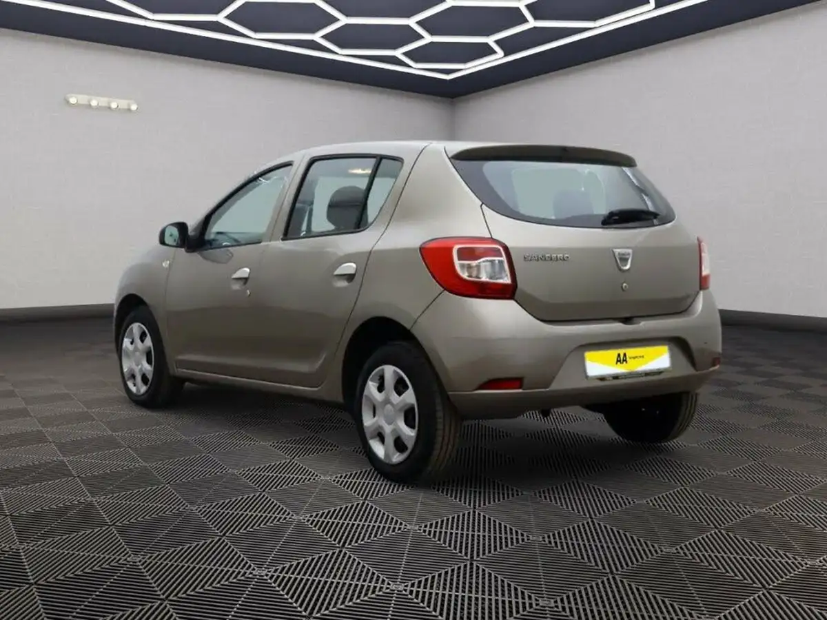 2015-dacia-sandero-12-ambiance-big-2