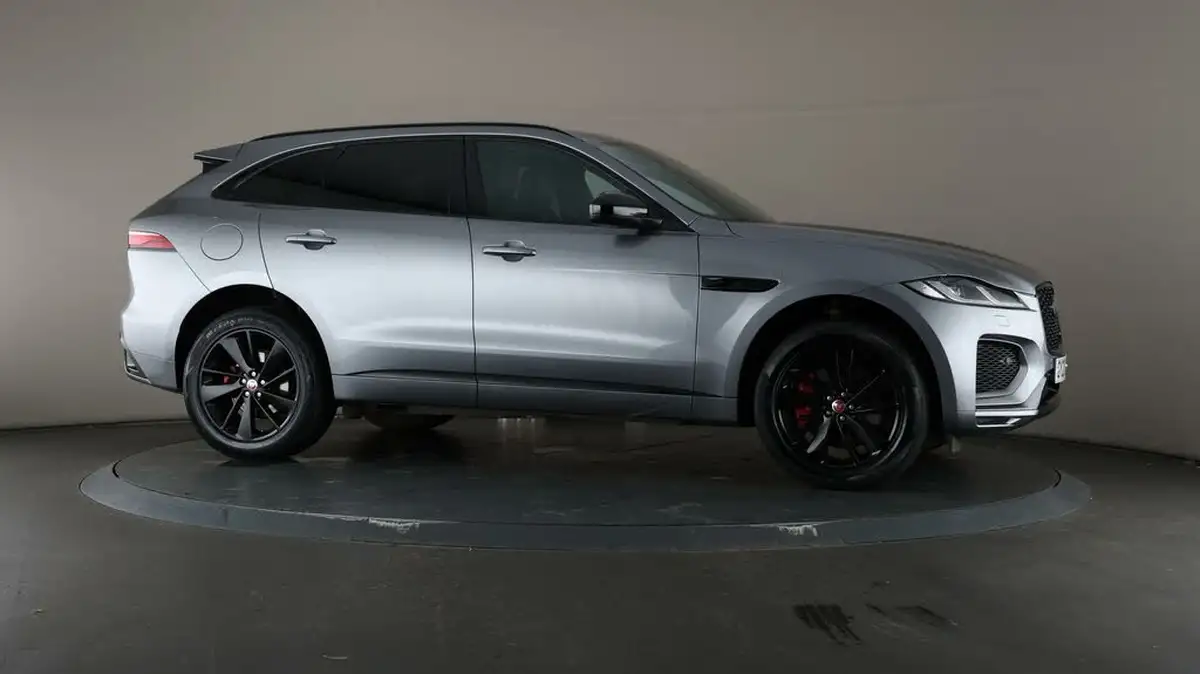 2022-jaguar-f-pace-20-p250-r-dynamic-black-big-59