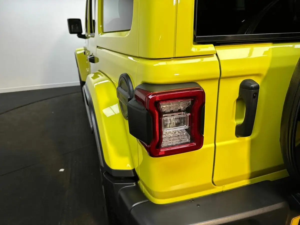 2023-jeep-wrangler-20-gme-overland-big-32