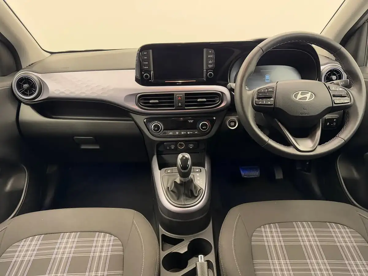2024-hyundai-i10-10-premium-63ps-auto-big-1