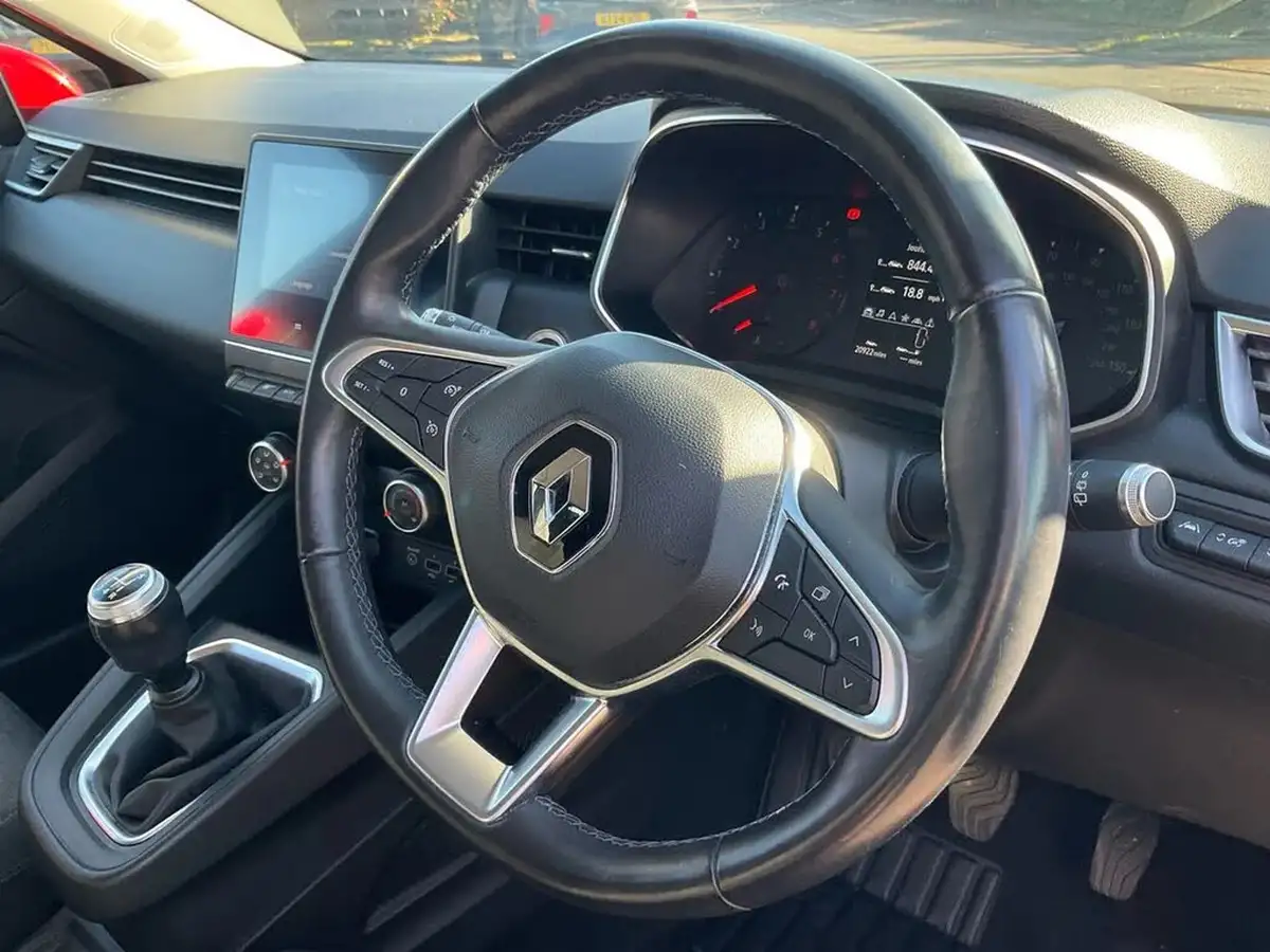 2020-renault-clio-10-sce-iconic-75bhp-big-14