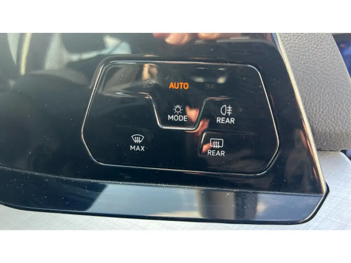 2022-volkswagen-golf-15-tsi-life-150ps-hatchback-big-33