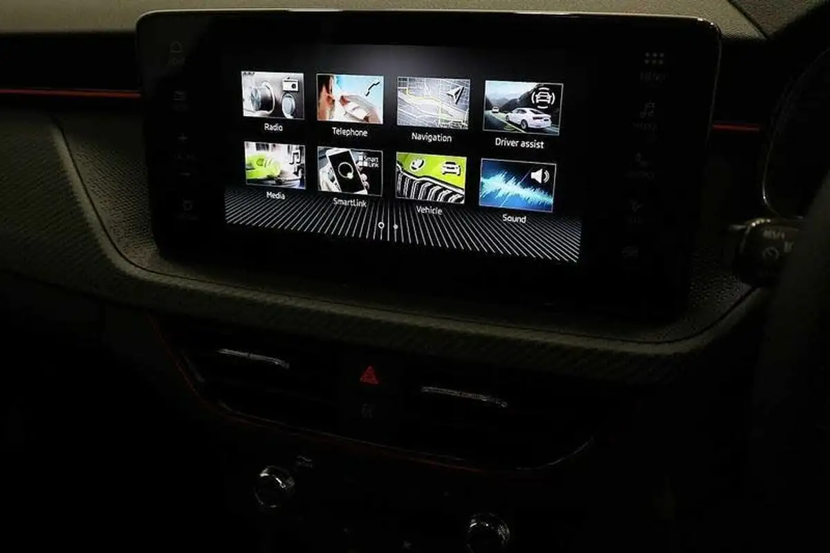 2024-skoda-kamiq-15-tsi-monte-carlo-dsg-big-11