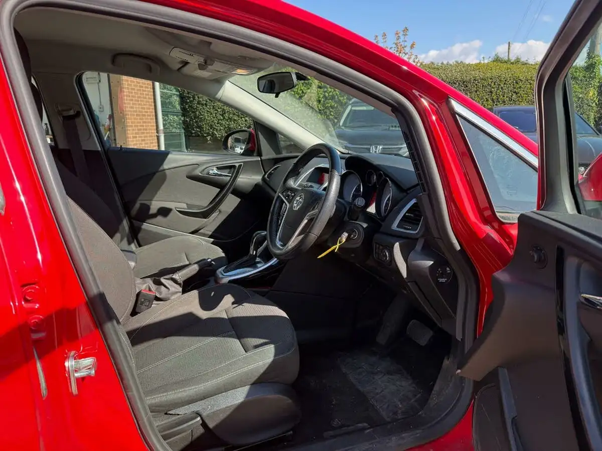 2015-vauxhall-astra-16-sri-115ps-hatchback-auto-big-28