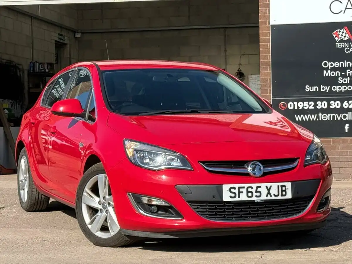 2015-vauxhall-astra-16-sri-115ps-hatchback-auto-big-0