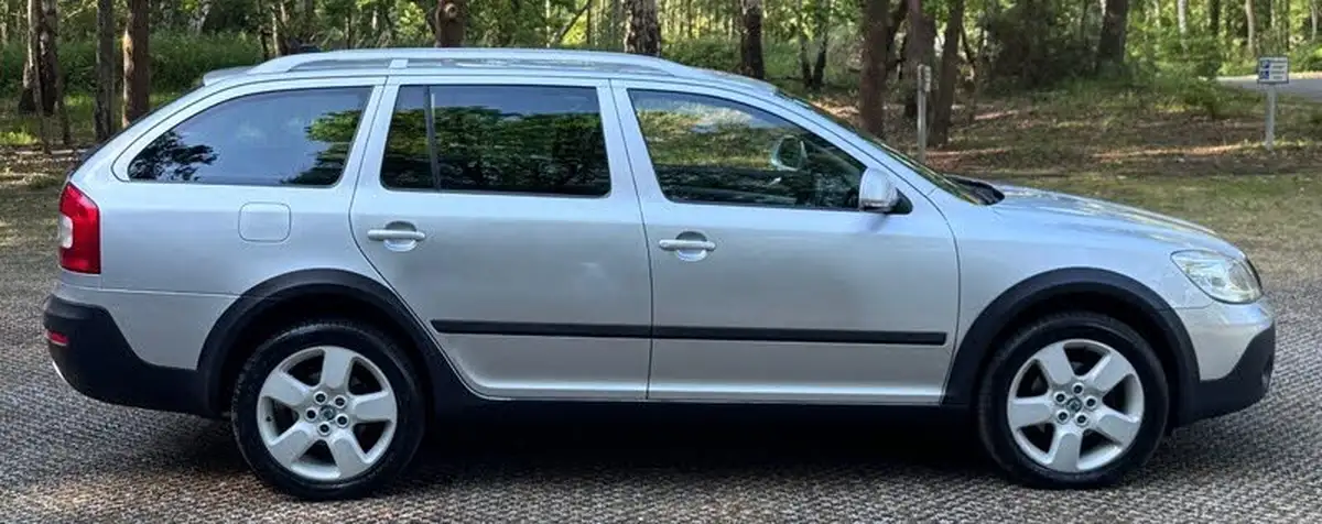 2011-skoda-octavia-20td-scout-cr-140bhp-big-7