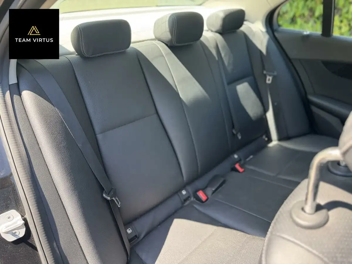 2016-mercedes-benz-c-class-20-c200-se-ss-saloon-4d-auto-big-24