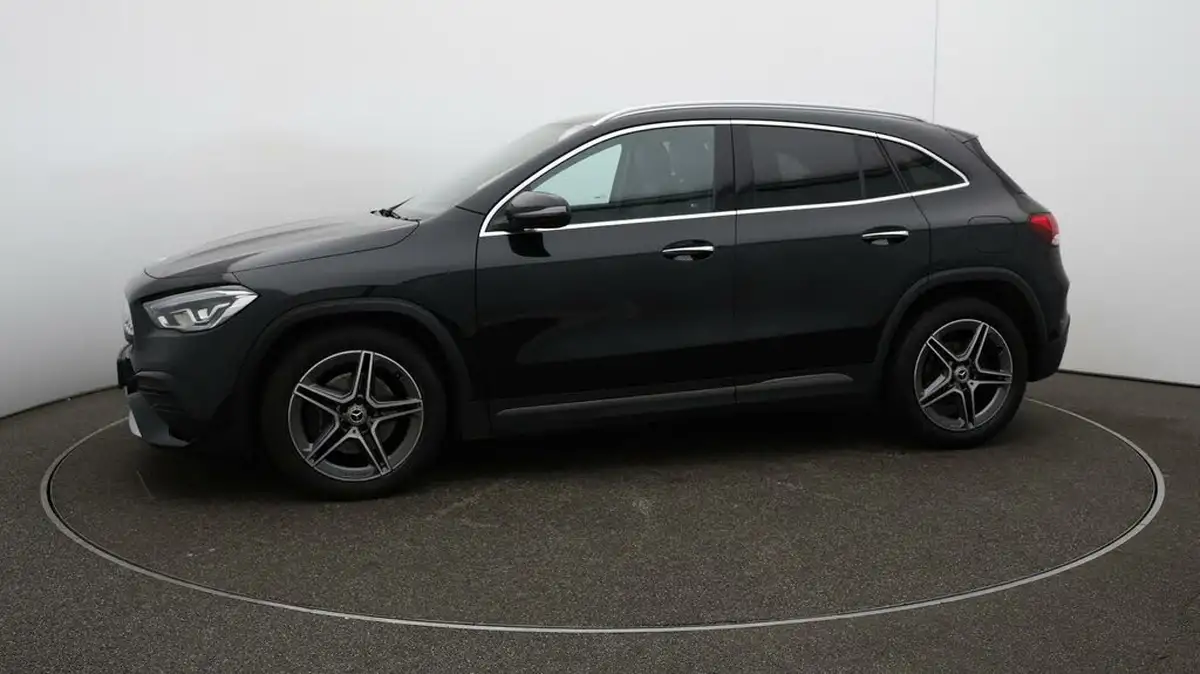 2022-mercedes-benz-gla-class-13-gla-180-amg-line-premium-big-64