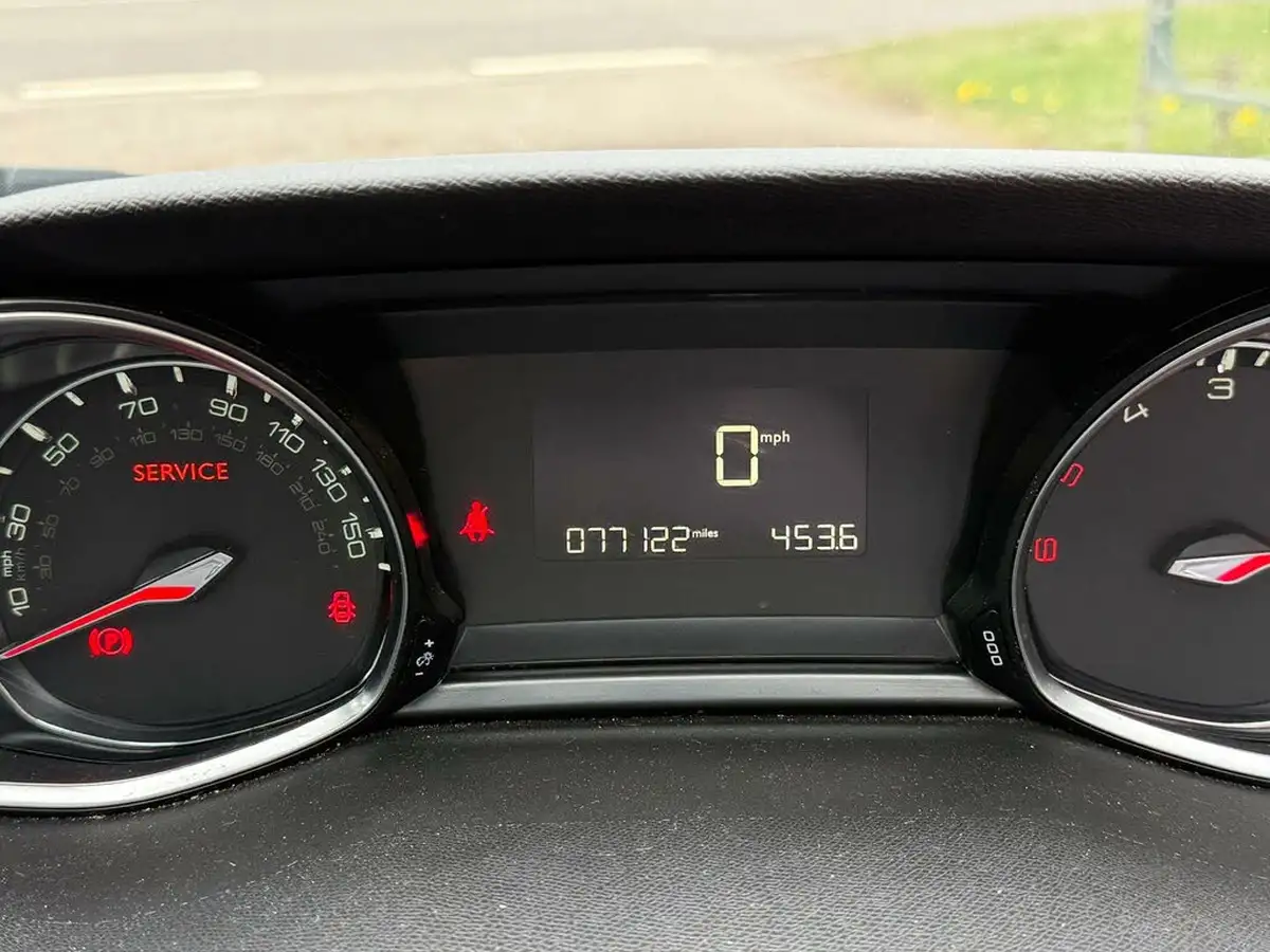 2018-peugeot-308-16-bluehdi-gt-line-big-37