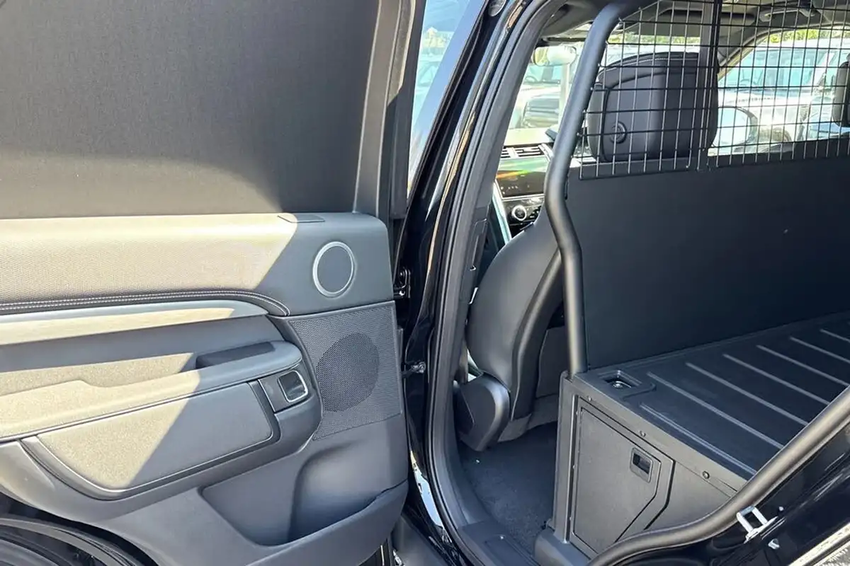 2025-land-rover-discovery-30-d350-commercial-dynamic-hse-big-30