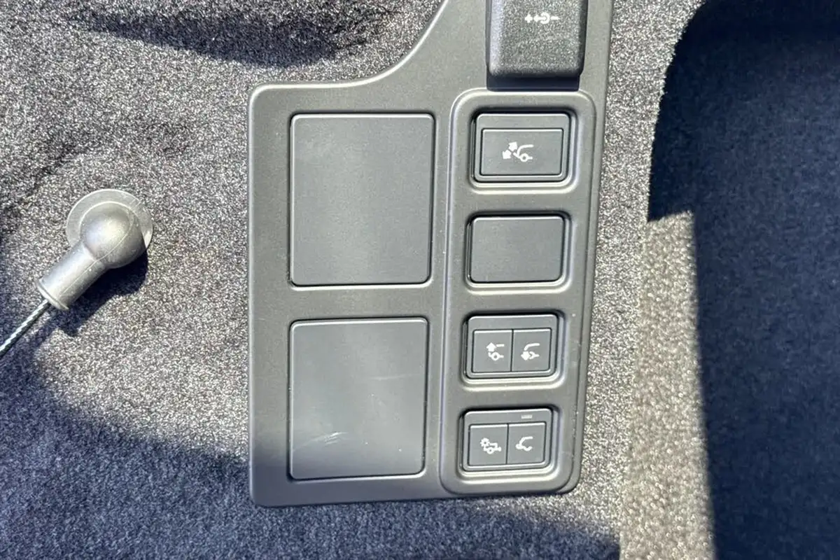 2025-land-rover-discovery-30-d350-commercial-dynamic-hse-big-26