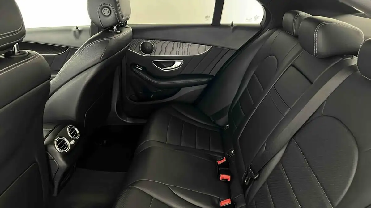 2016-mercedes-benz-c-class-21d-c220d-amg-line-170ps-ss-saloon-4d-auto-big-11