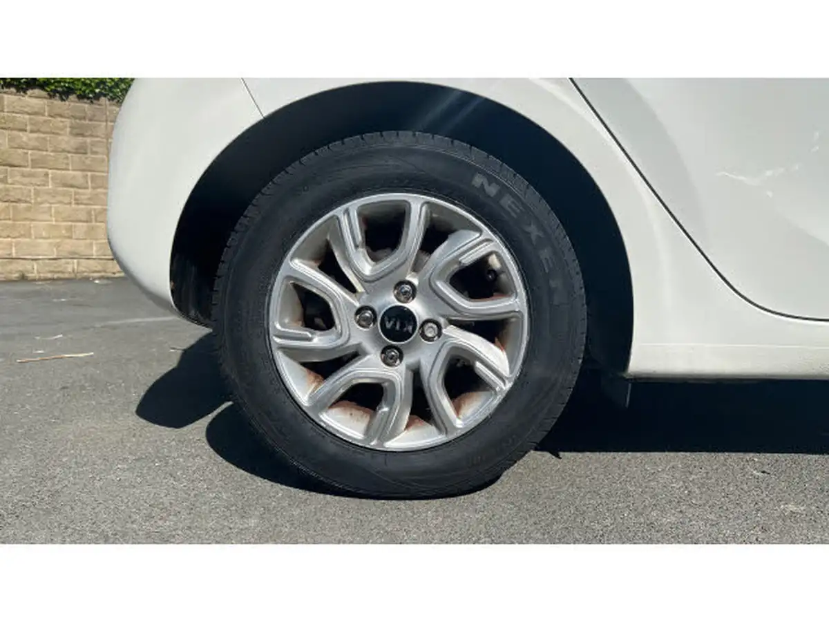 2017-kia-picanto-10-2-big-6