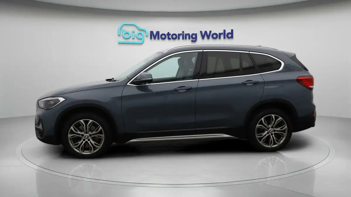 2022-bmw-x1-20-sdrive20i-xline-big-4