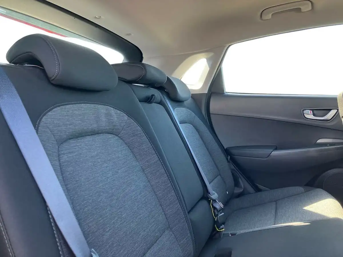 2023-hyundai-kona-e-se-connect-big-18