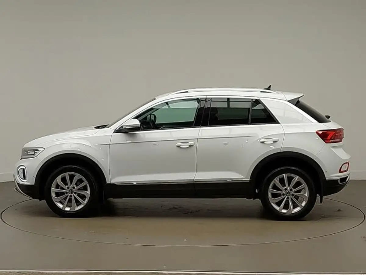 2022-volkswagen-t-roc-10-tsi-style-hatchback-5d-big-3