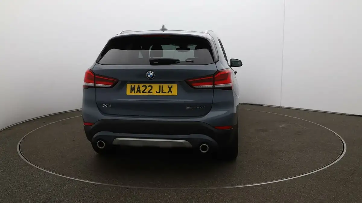 2022-bmw-x1-20-sdrive20i-xline-big-56