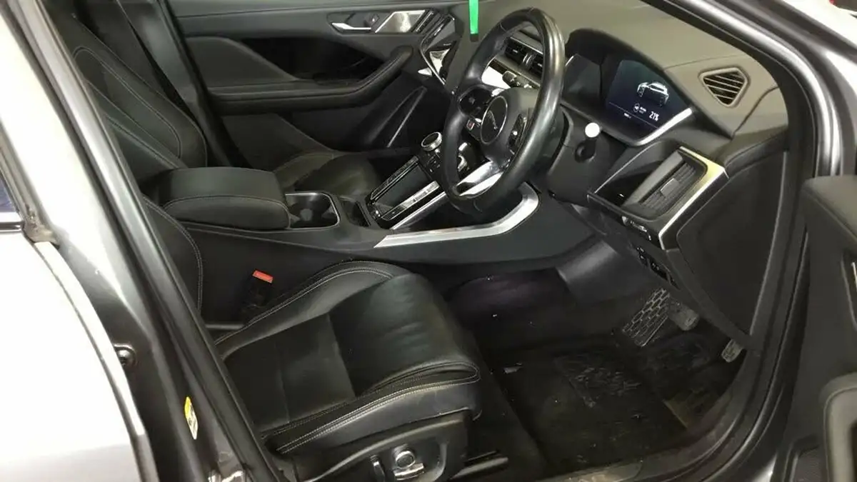 2021-jaguar-i-pace-ev400-black-big-5