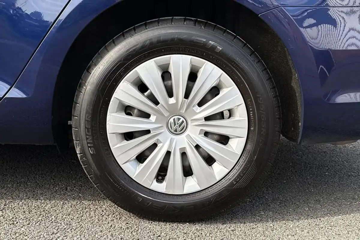 2017-volkswagen-golf-14-tsi-ss-estate-5d-dsg-big-21