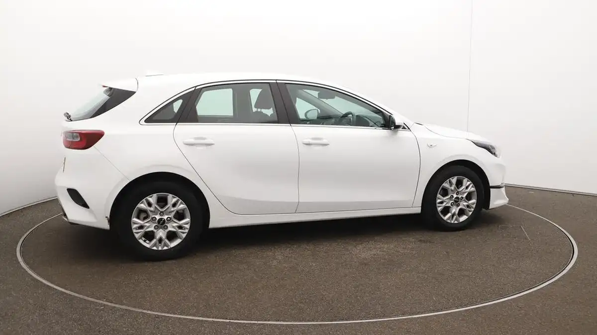 2021-kia-ceed-10-t-gdi-2-hatchback-big-48
