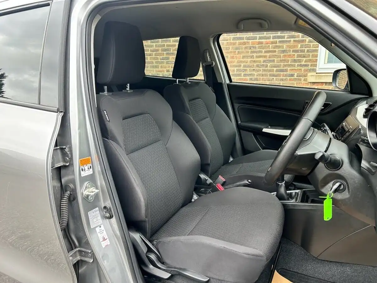 2022-suzuki-swift-12-dualjet-sz-l-big-14