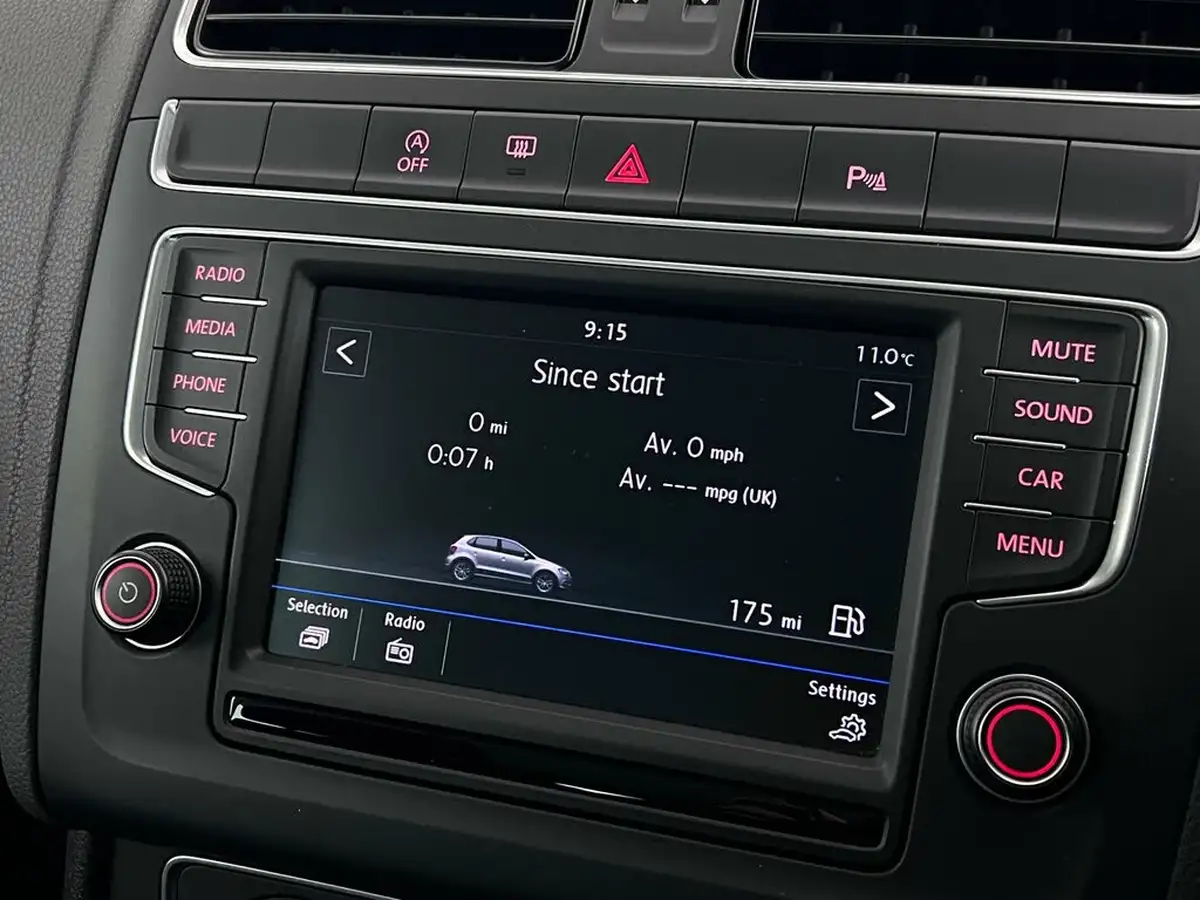2016-volkswagen-polo-big-26