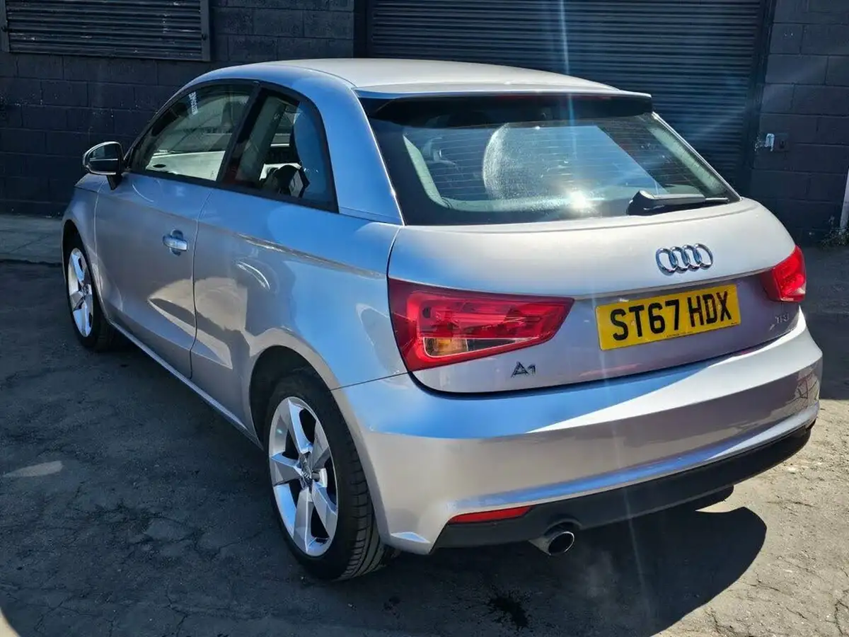 2017-audi-a1-10-tfsi-sport-hatchback-3d-big-8