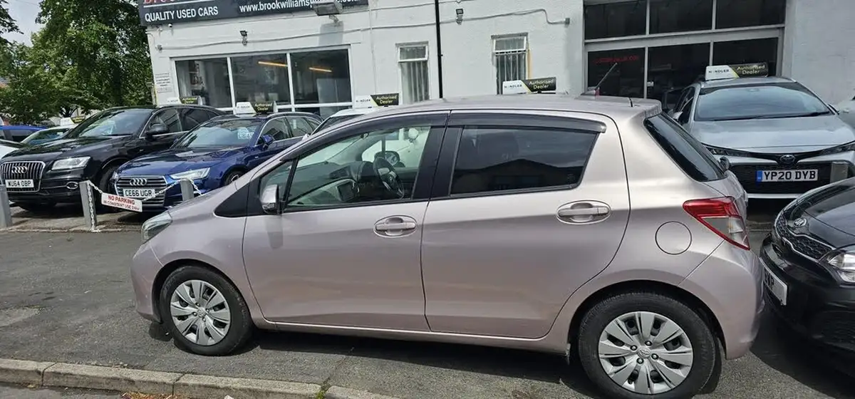 2012-toyota-yaris-big-1
