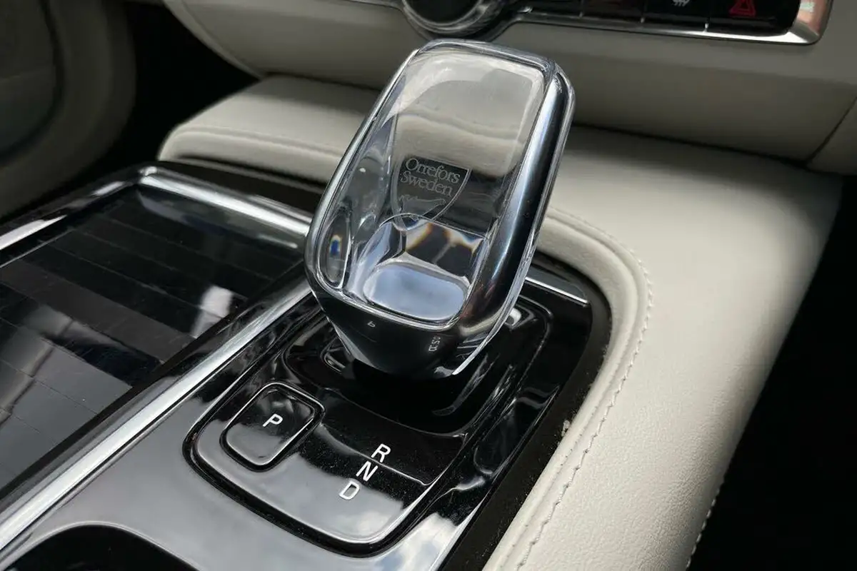 2022-volvo-s90-20-t8-inscription-455bhp-big-42