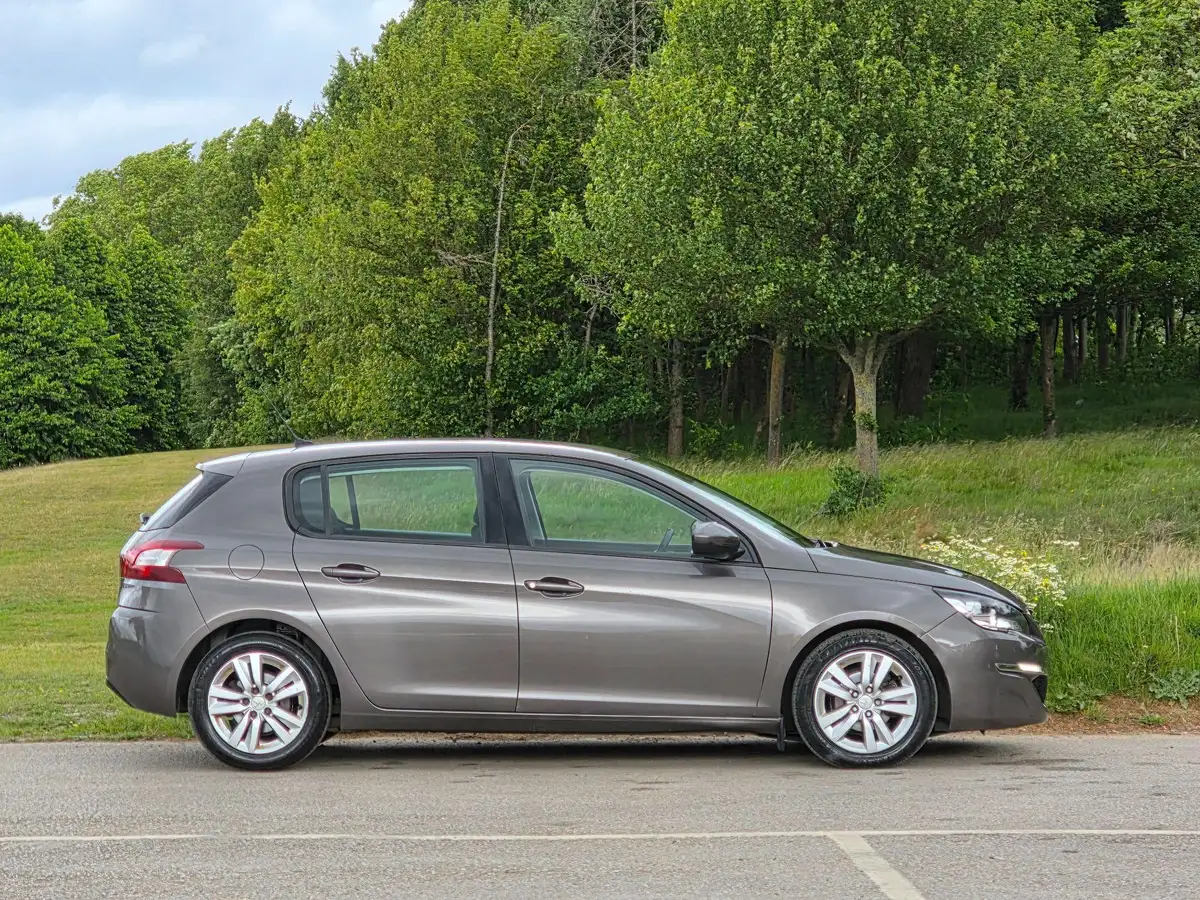 2014-peugeot-308-16hdi-active-big-7