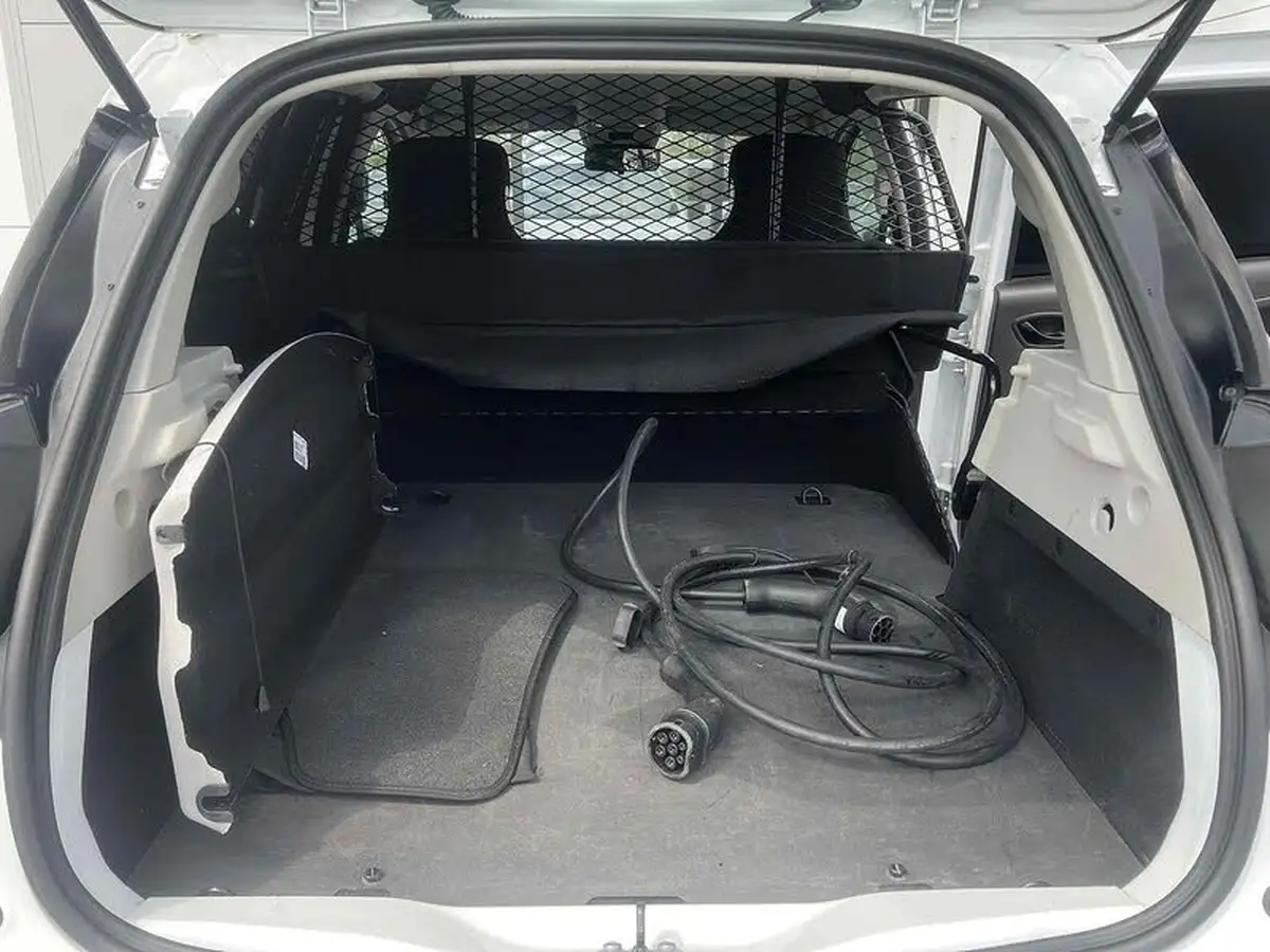 2022-renault-zoe-e-business-rapid-charge-big-3